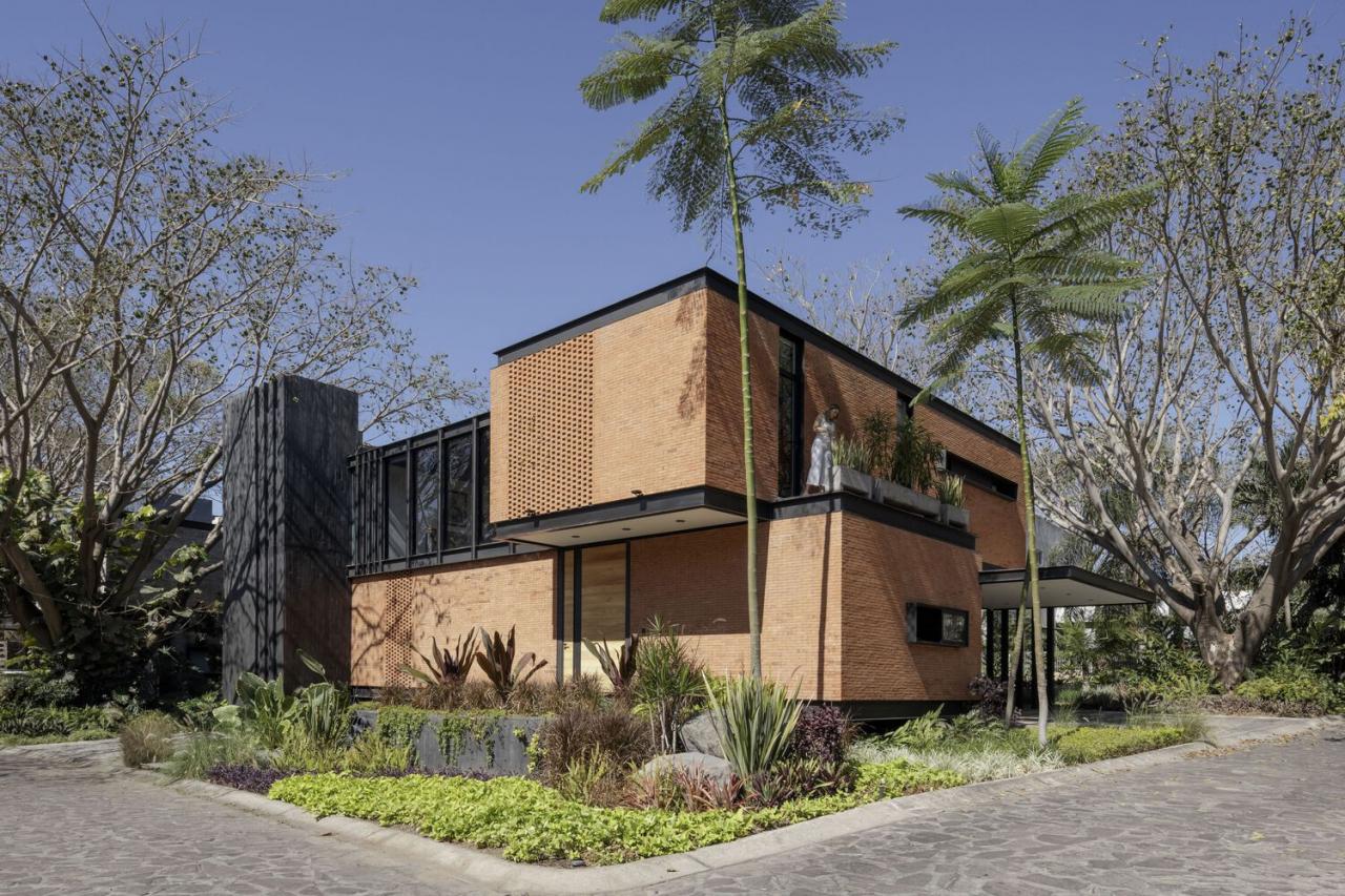 Gallery of Casa Mao / Di Frenna Arquitectos - 2 FIRE movement